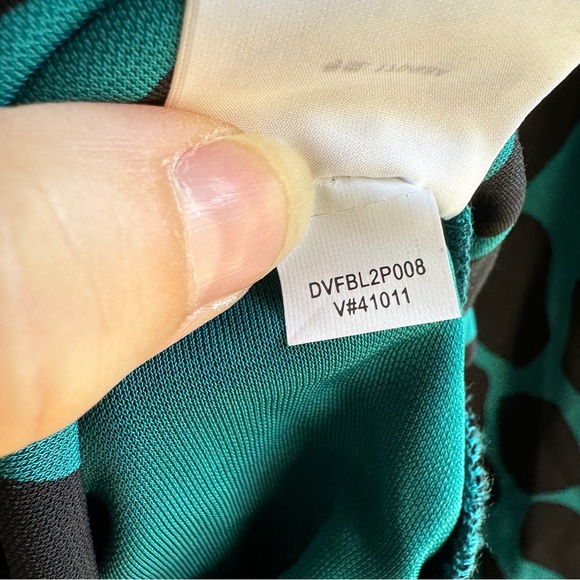 DIANE VON FURSTENBERG NWT Viole shirred printed jersey blouse Sz Large $388 MSRP - Picture 11 of 16